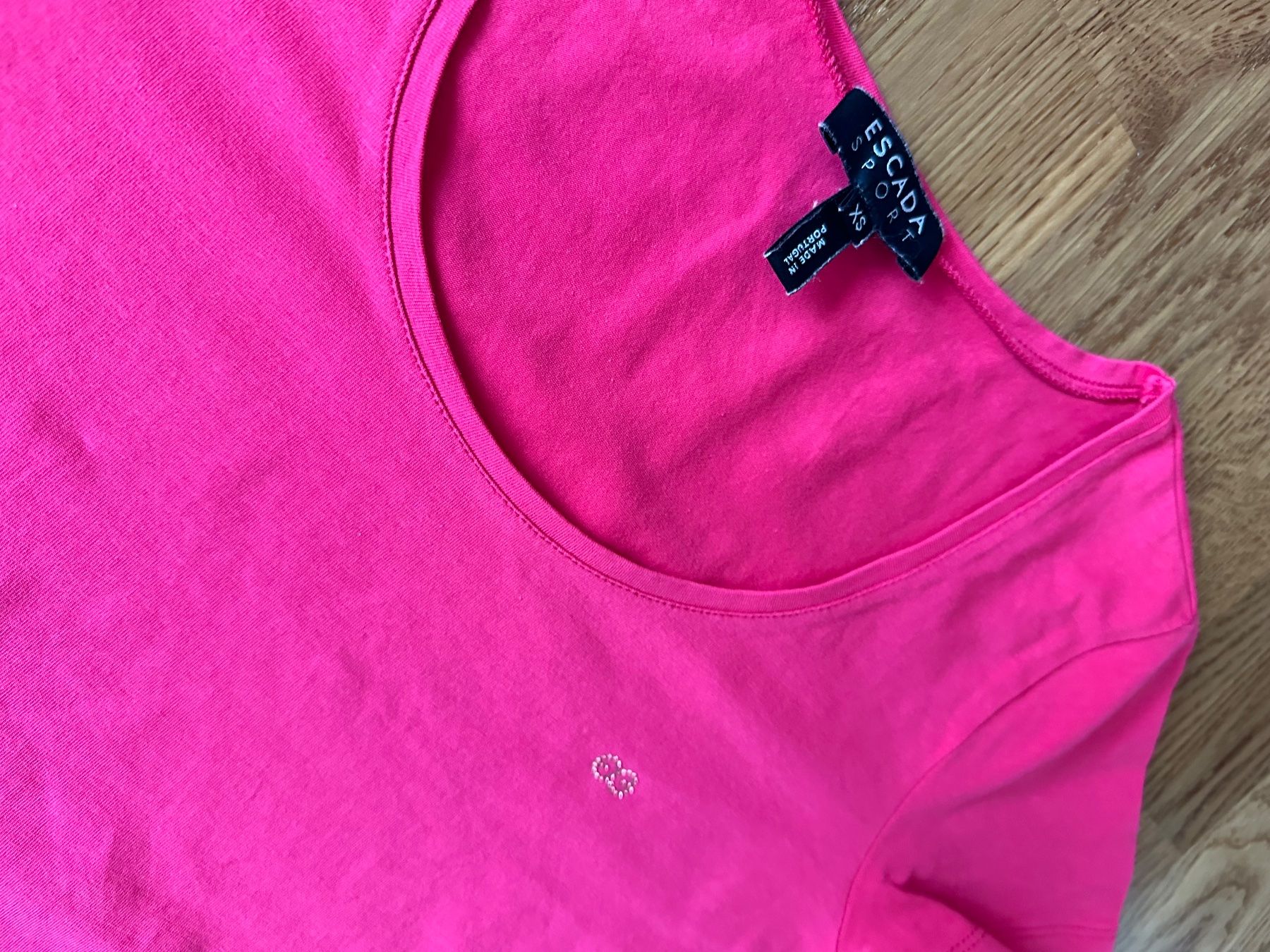 Escada T-Shirts: Escada T-Shirt – Neu und originalverpackt aus Ebikon von nat_jzh5 2