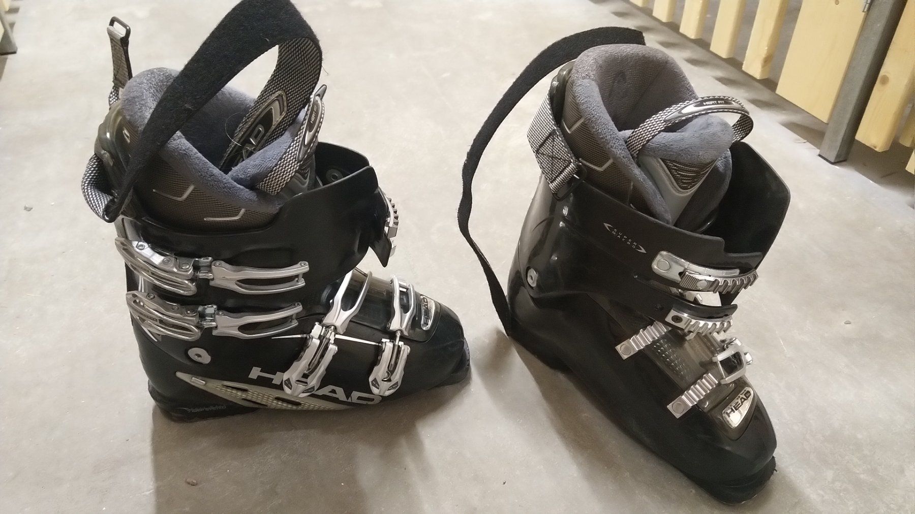 Scarpe da uomo: Chaussure de ski 42/43 très confortable – Usato da Martigny venduto da joh_529v 1