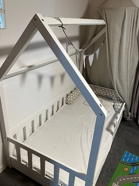 Lits: Hausbett – D'occasion à Amriswil par Sunneblueme2019