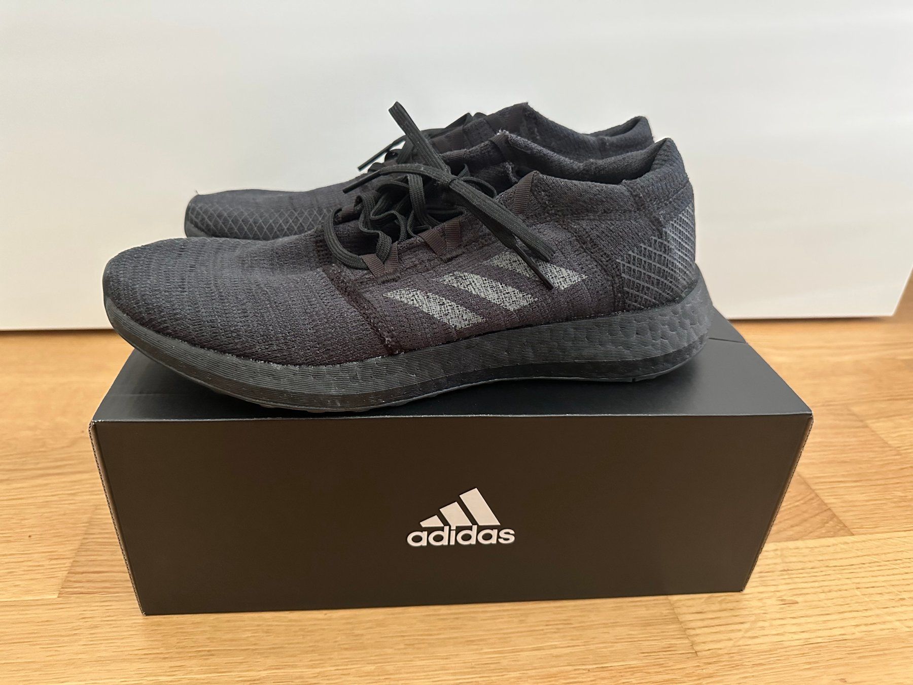 Adidas Scarpe da uomo: adidas Pureboost GoCore Black Grösse 44 – Nuovo (secondo la descrizione) da Fehraltorf venduto da essah4life