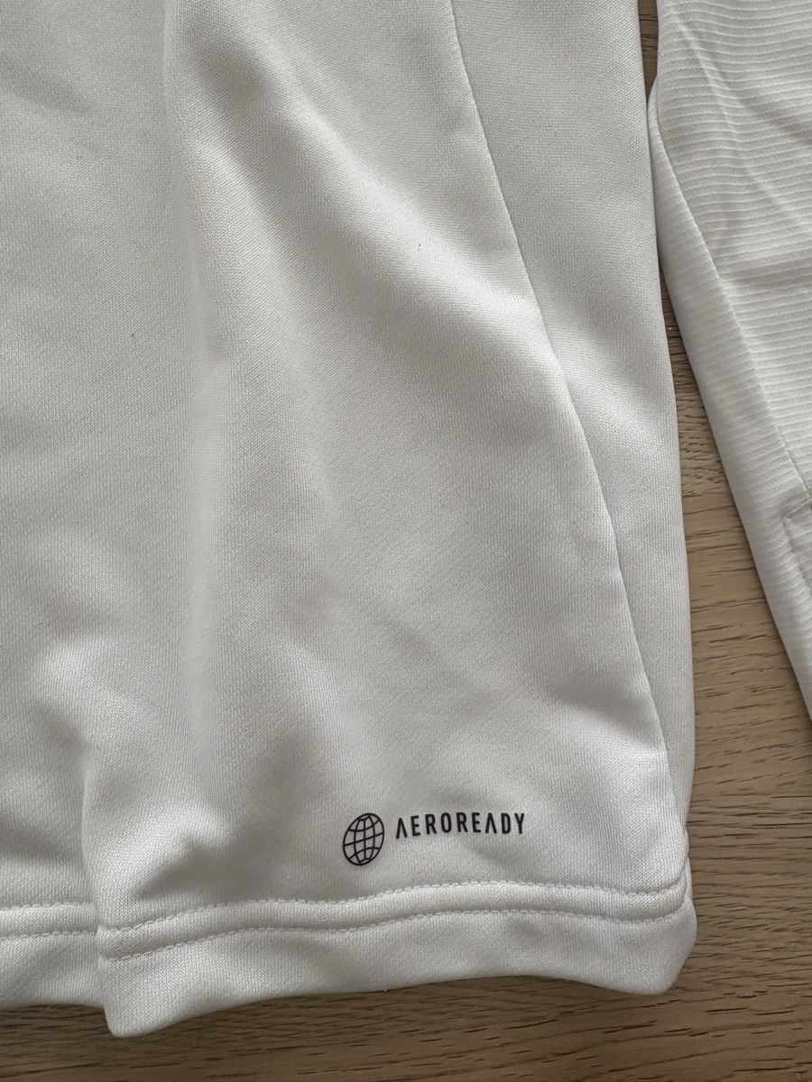 Real Madrid Canottiere & Pantaloni: Real Madrid Trainingsoberteil 22/23 – Usato da Domat/Ems venduto da tim_lq6b 4