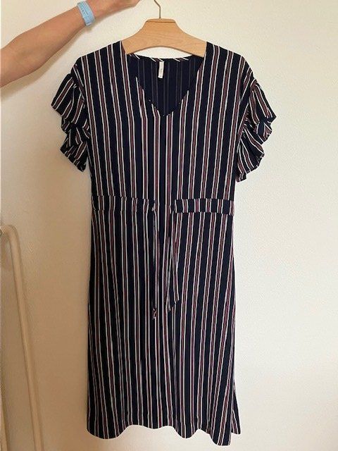 Pepe Jeans Kleider: Très belle robe Pepe Jeans - taille M – Gebraucht aus Les Ponts-de-Martel von Jolisa 1