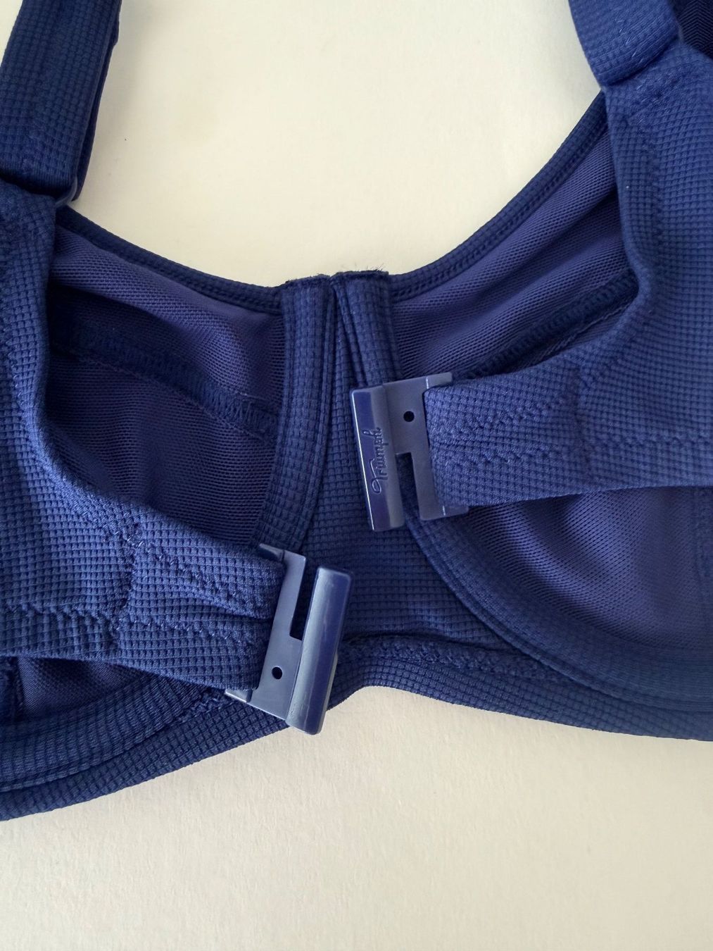 Triumph Costumi da bagno & Bikini: TRIUMPH, Bikini-Top SUMMER GLOW, Grösse 38D, Dunkelblau – Nuovo e nell'imballaggio originale da Rudolfstetten venduto da gst_g7xl 3