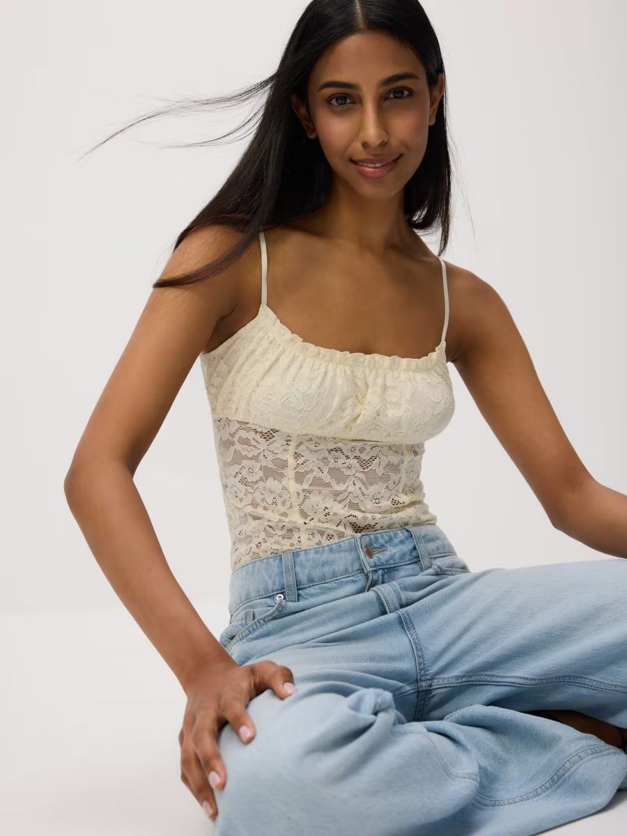 Top: Body Spitze Ivory RESERVED S – Nuovo (secondo la descrizione) da Zürich venduto da pwa_7qr5 3