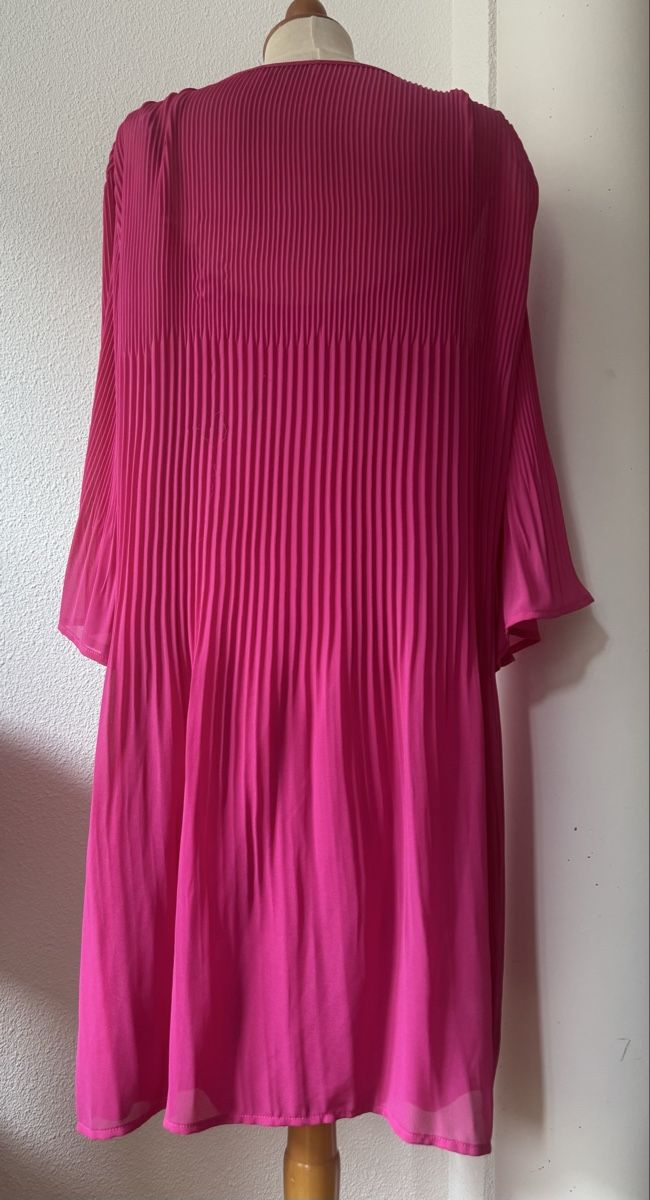 Kleider: Robe CHALOU plissée taille 42, magenta  – Neu (gemäss Beschreibung) aus Morges von sandy069 3