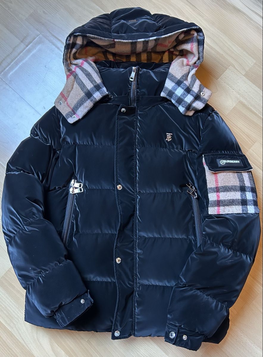 Burberry Giacche: Burberry Jacke / Down Puffer Jacket – Usato da Hausen AG venduto da Moritzboehme 1