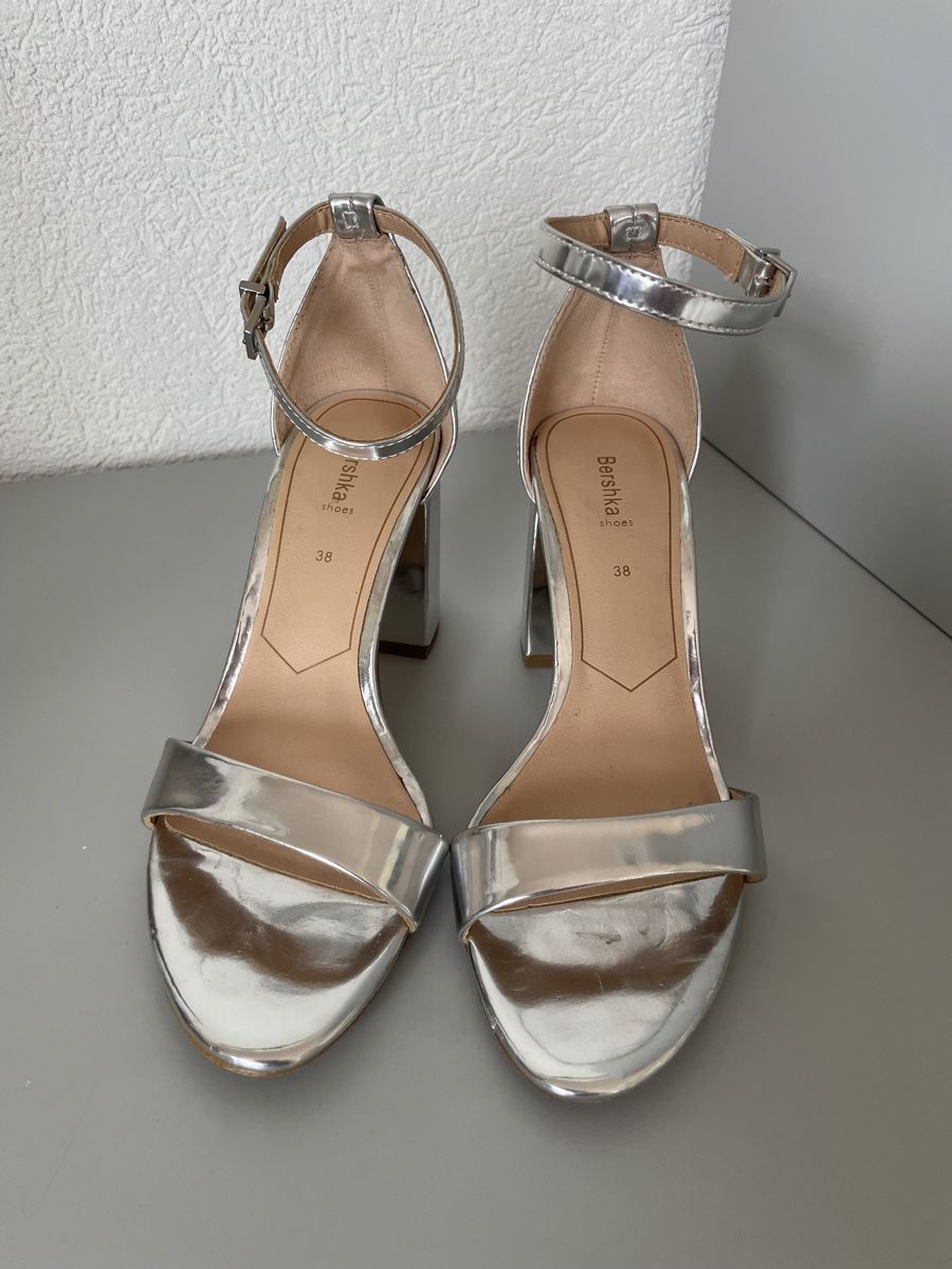 Bershka Scarpe da donna: Sandales Bershka argentées, été, taille 38 – Nuovo (secondo la descrizione) da Vuadens venduto da Nina11