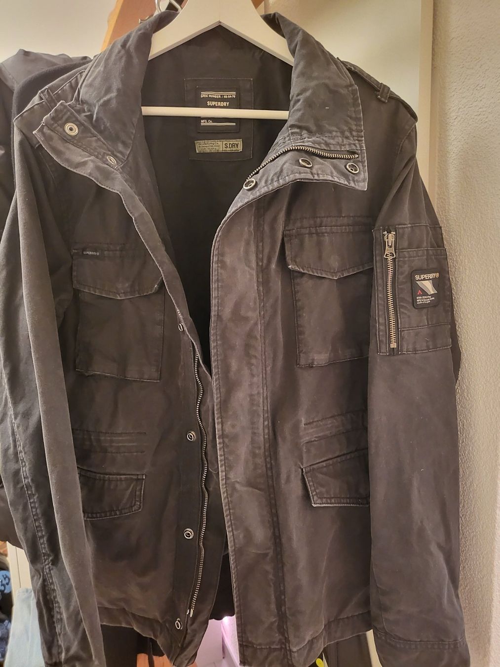 Giacche: Superdry Jacke Grösse M – Usato da Kaiseraugst venduto da Tania0