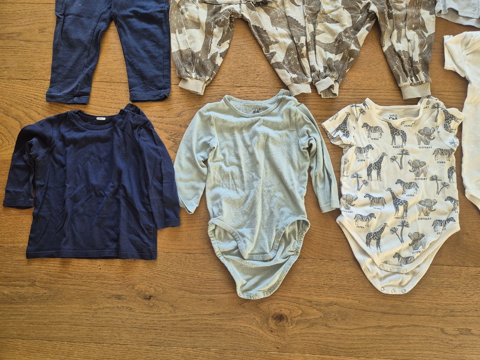 Lotti & Set di vestiti: Kleiderpaket Grösse 86 – Usato da Kollbrunn venduto da guernsey11 3