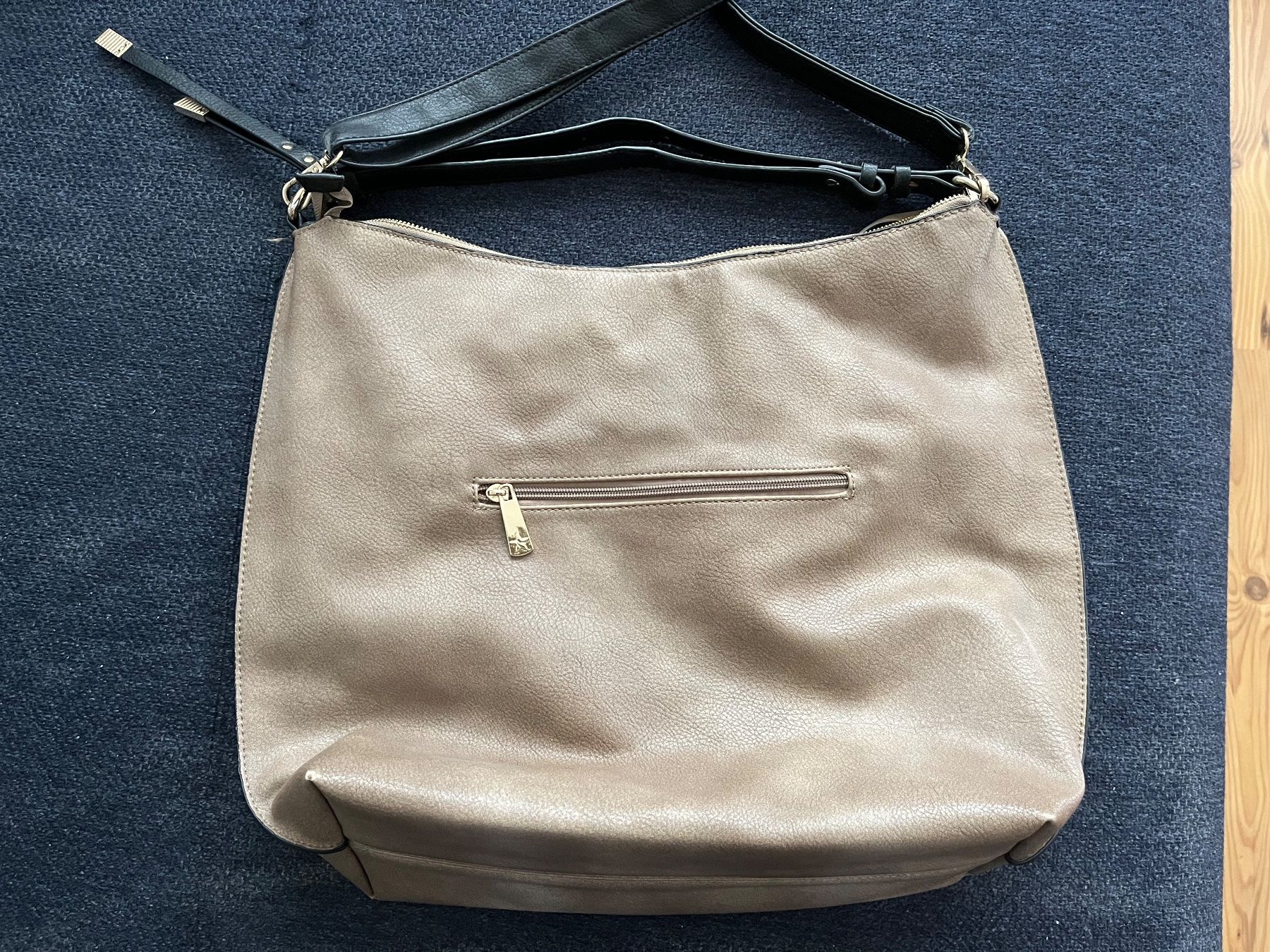 Borse da donna: Damen Handtasche beige / schwarz – Usato da Jona venduto da Flexer02 1
