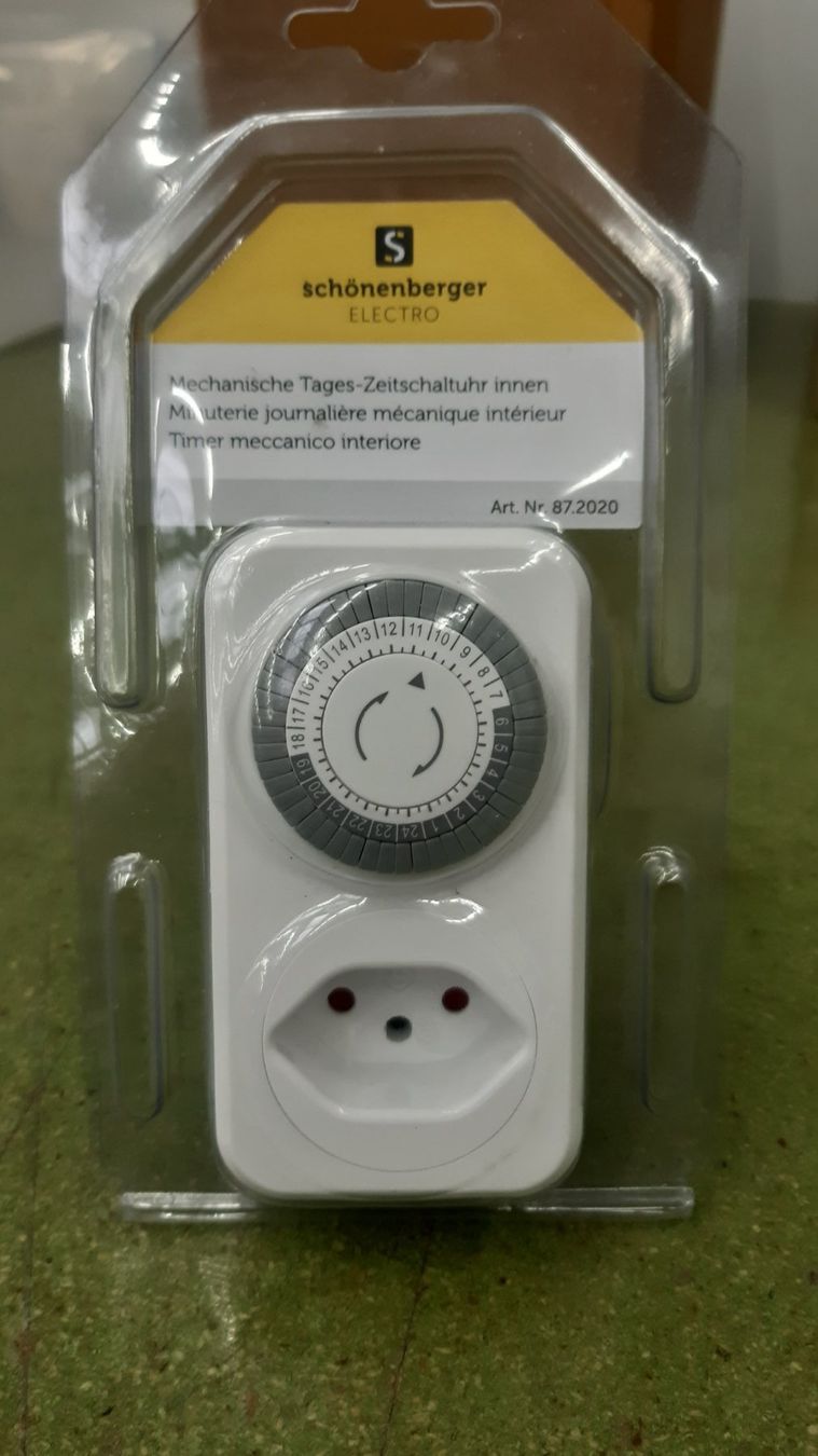 Stromzufuhr: Zeit-Schalt-Uhr  NEU – Neu und originalverpackt aus Adlikon b.Regensdf von attila63