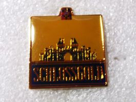 Ansteckpin 114: Feldschlösschen Schlossgold