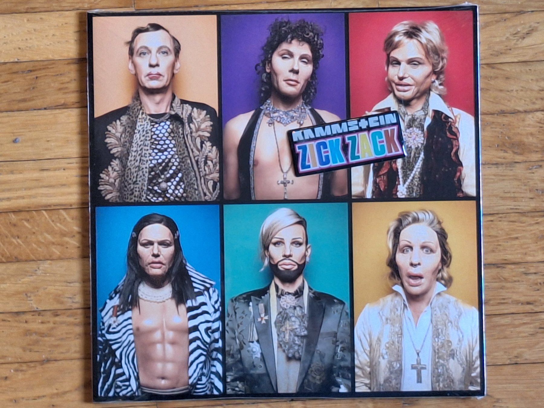 Dischi in vinile: Rammstein, Zick Zack - 7" Single EU 2022 Neu – Nuovo e nell'imballaggio originale da Oberentfelden venduto da Musicud