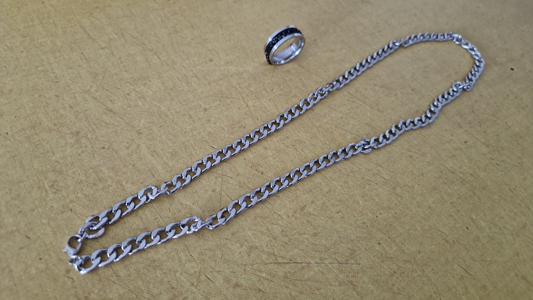 Anelli: Kette Ring Edelstahl Curb Chain Panzerkette Spinnerring – Usato da Laufen venduto da nostalgie0811 2