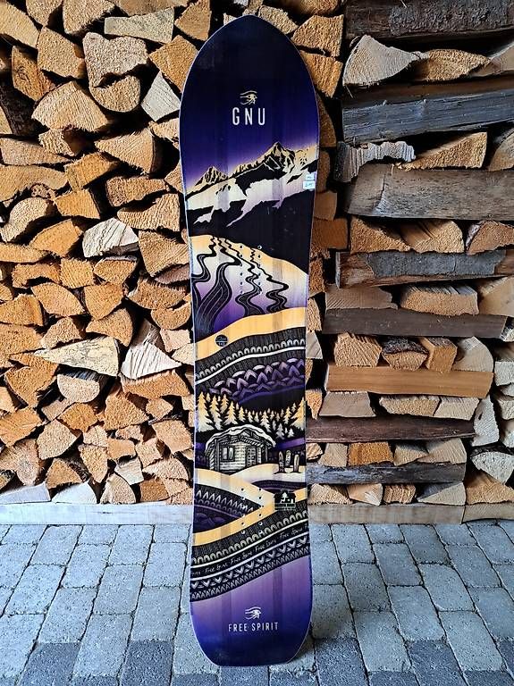 Board: GNU Free Spirit Damen Snowboard 143cm – Usato da Ruswil venduto da 81c_tx98