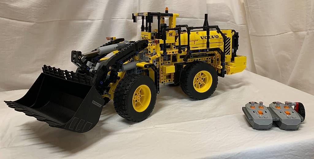 Lego Spielzeuge: VOLVO L350F Radlader Lego Technic – Neu (gemäss Beschreibung) aus Meikirch von meineangebote