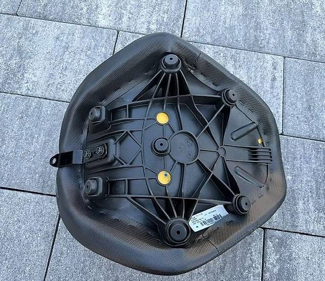Tutti i ricambio per moto: Harley Davidson Street Bob Sattel NEU – Usato da Muttenz venduto da Mbrunen 1
