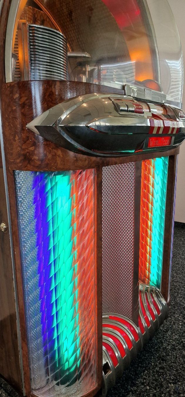 Wurlitzer Jukebox: Musikbox Wurlitzer 1100 – Usato da Geroldswil venduto da jukeman 3