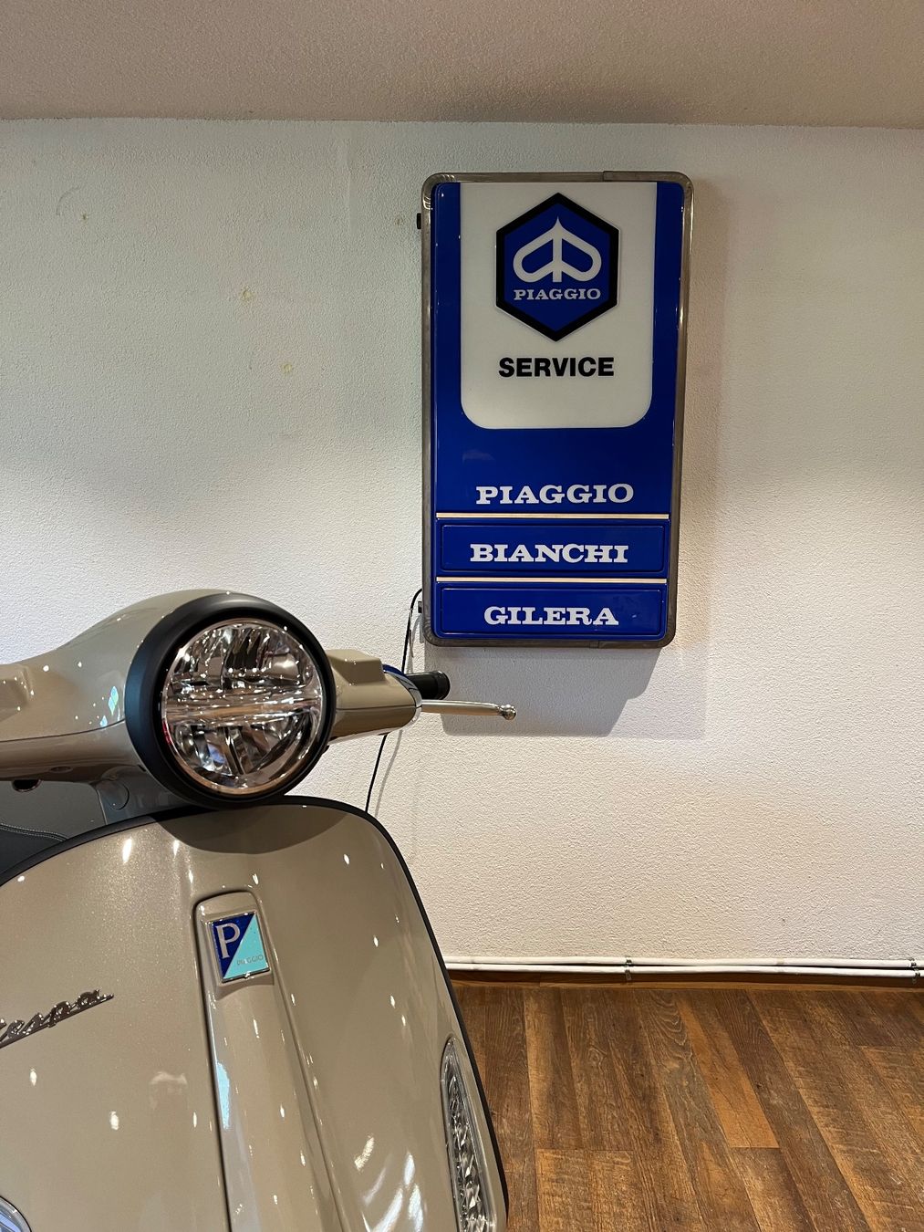 Piaggio Insegne: Piaggio Service - Leuchtreklame – Usato da Erlinsbach venduto da Stu-ff 5