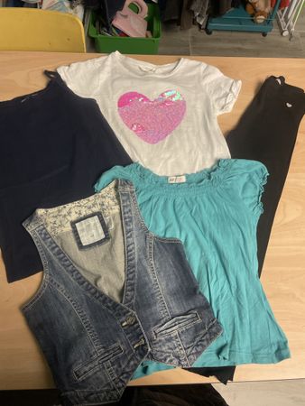 5 H&M Teile Mädchen Kleiderpaket Gr. 134/140