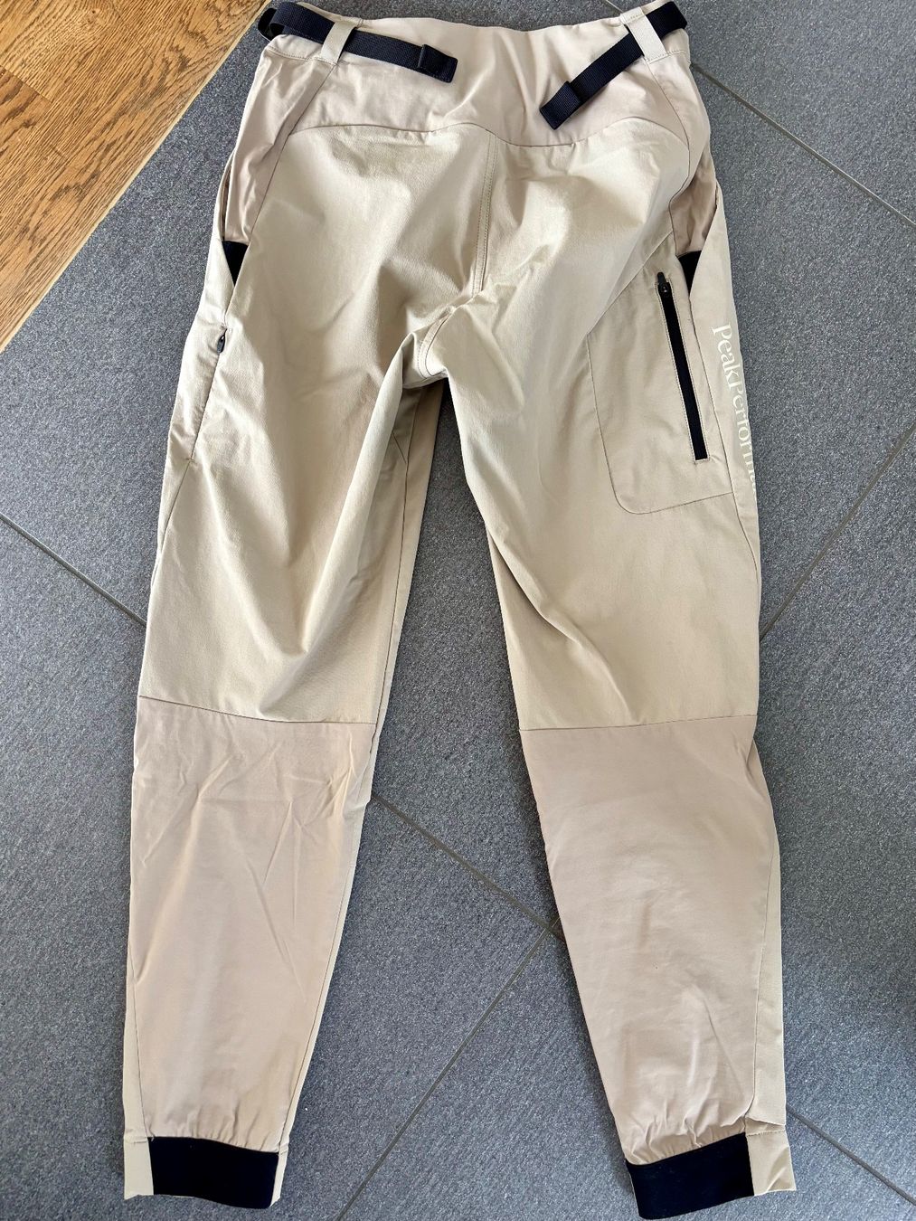 Peak Performance Pantaloni: Outdoor Hose – Usato da Einsiedeln venduto da chr_7gdr