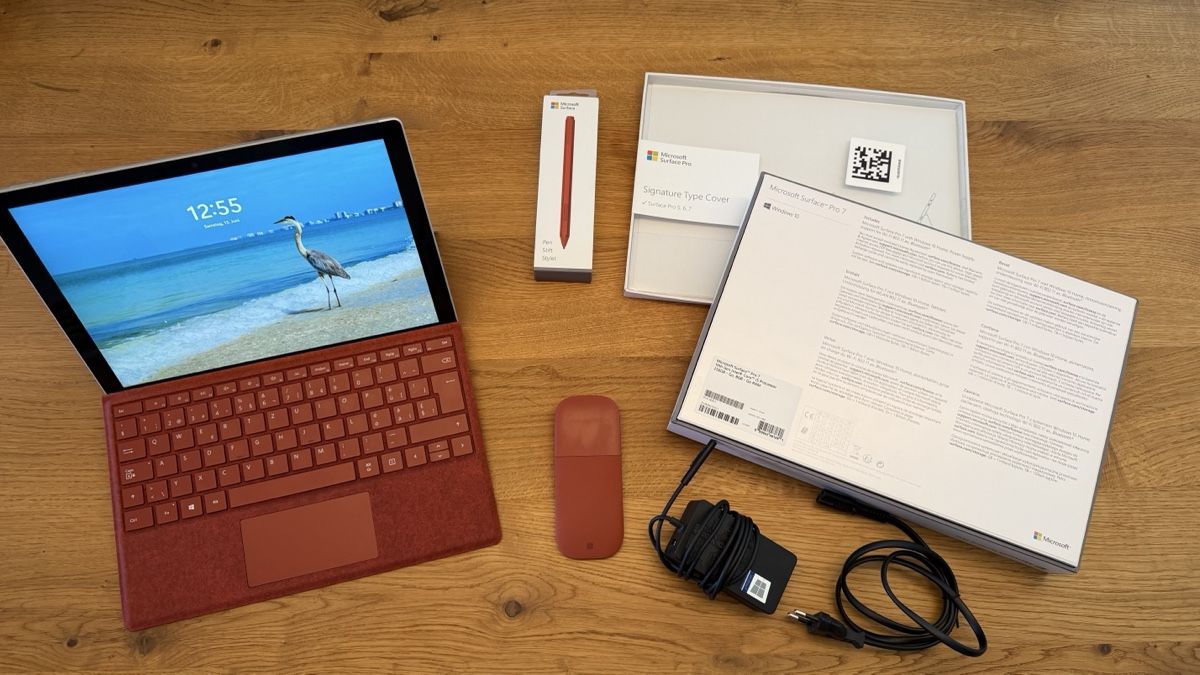Microsoft Notebooks: Microsoft Surface Pro 7 | Rot | Inkl. Type Cover & Stift – Gebraucht aus Uster von Schmidtbande