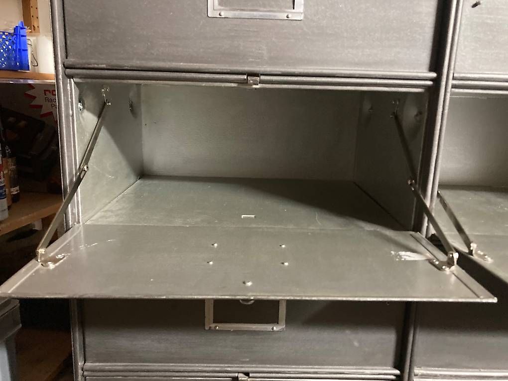 Schränke: Commode/armoire style industriel – Gebraucht aus Crissier von mar_rwq8 3