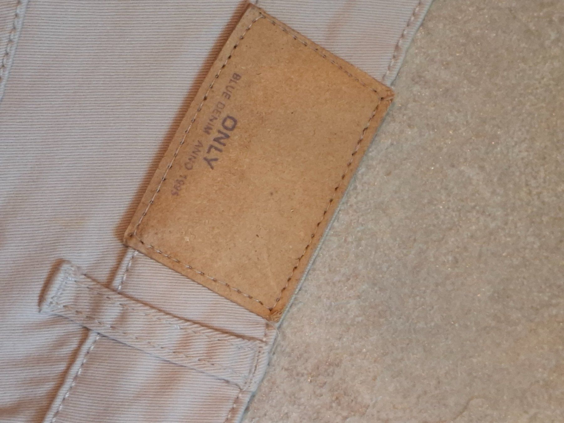 Only Jeans: Weite beige Jeans Only S / 32 – Nuovo (secondo la descrizione) da Wenslingen venduto da kasjupeia 4