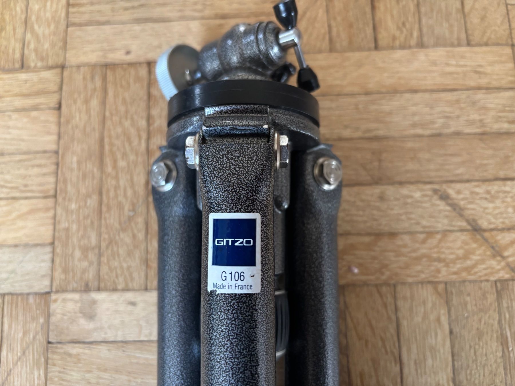Gitzo Treppiedi & Teste: Gitzo Stativ G 106 – Usato da Zürich venduto da Tomtomtom63 2