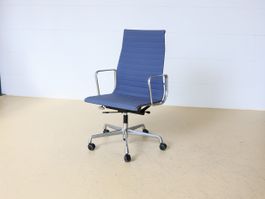 Vitra Eames Aluminium Chair EA 119 | Blau