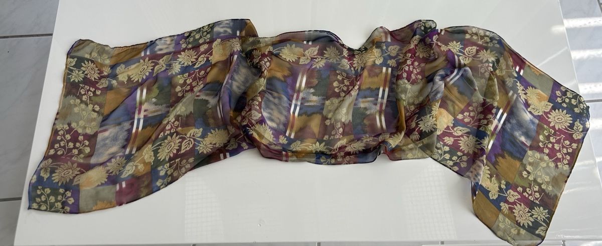 Foulards & écharpes: Silk Scarf Echo Floral Print Multicolor Used – D'occasion à Saland par ele_vc96