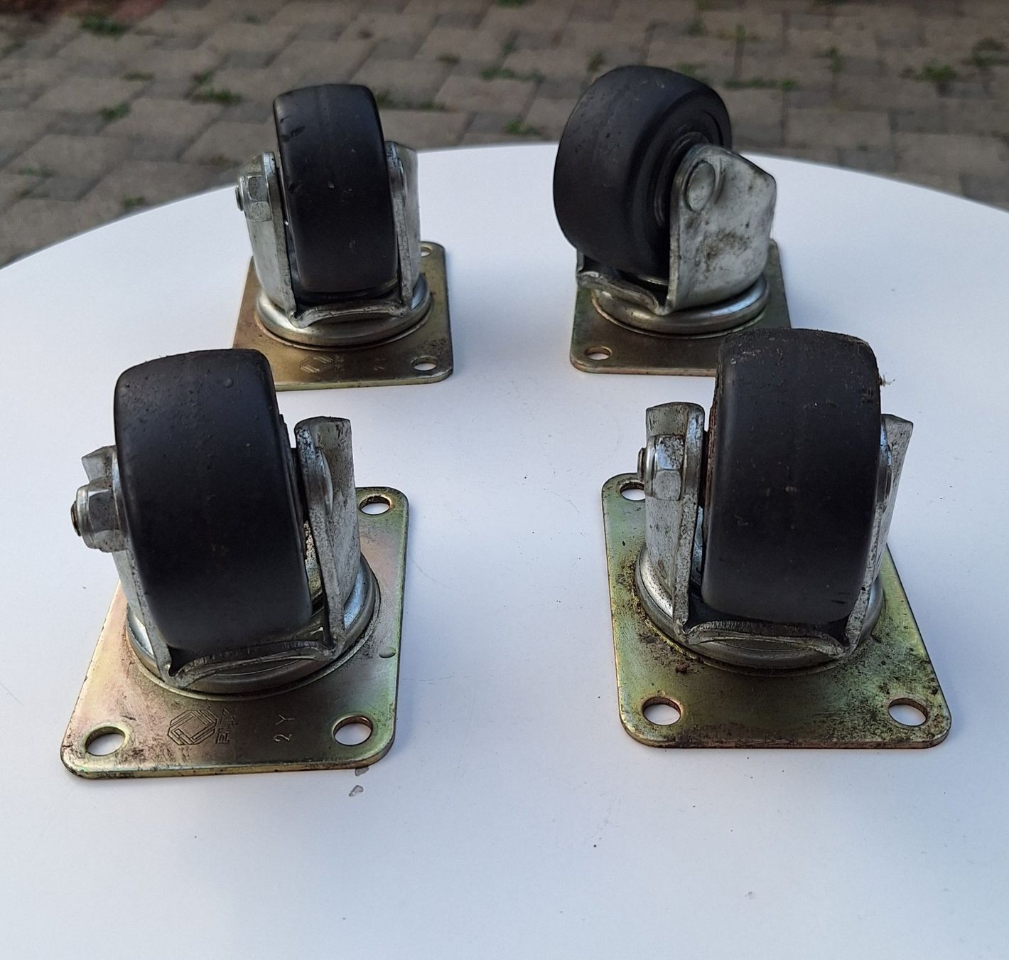 Altro per stoccaggio & trasporto: 4x PUK Rollen Lenkrollen mit Platte – Usato da Rickenbach b. Wil venduto da joeletaxi1954 1