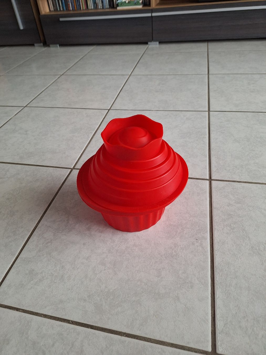 Teglie da forno: Rote Silikon Kuchenform/Cupcakeform – Usato da Stettlen venduto da lostme