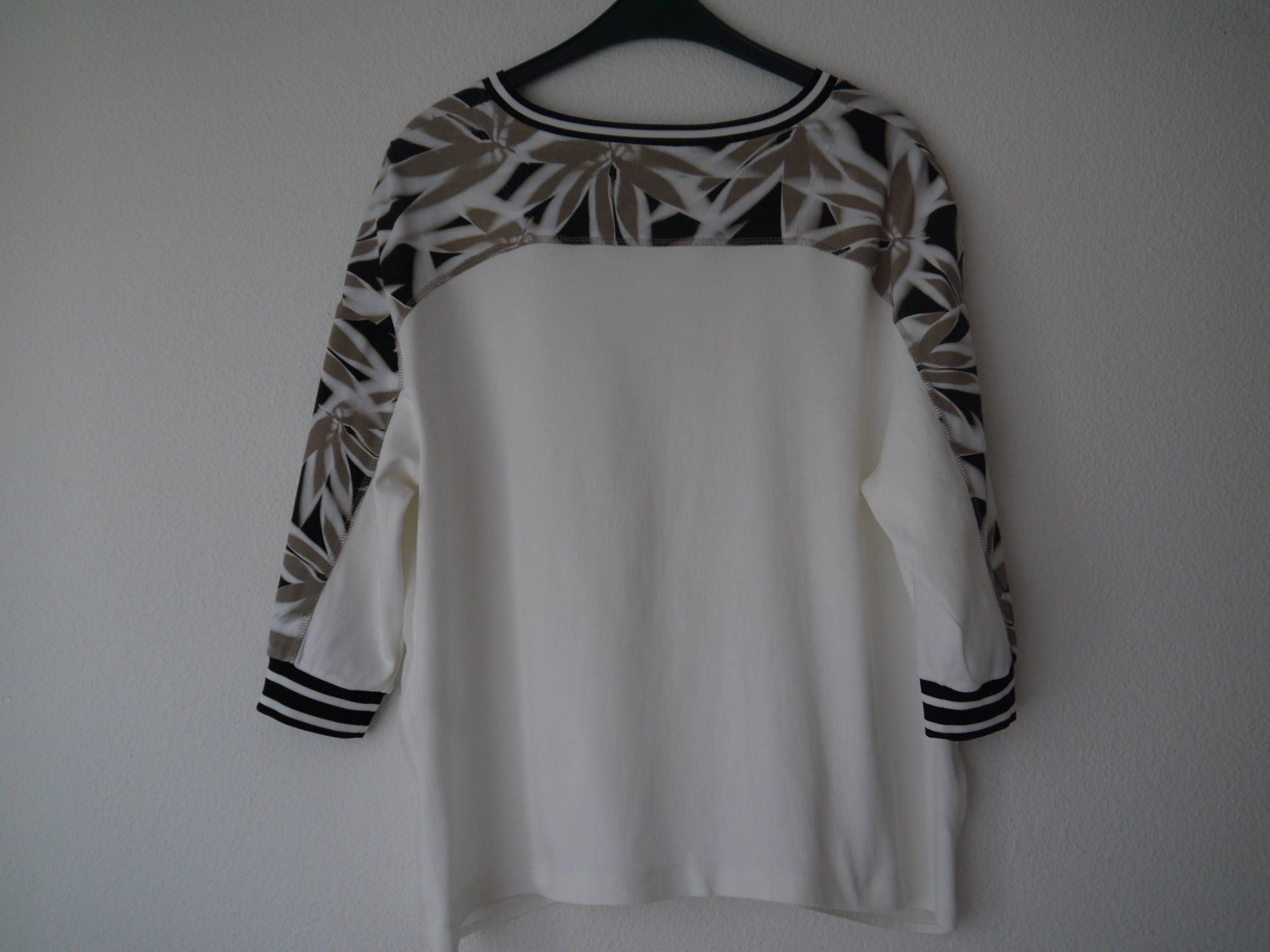 Marc Cain Camicette: MARC CAIN T-Shirt / Bluse N 5 – Usato da Hagendorn venduto da Blaf 1