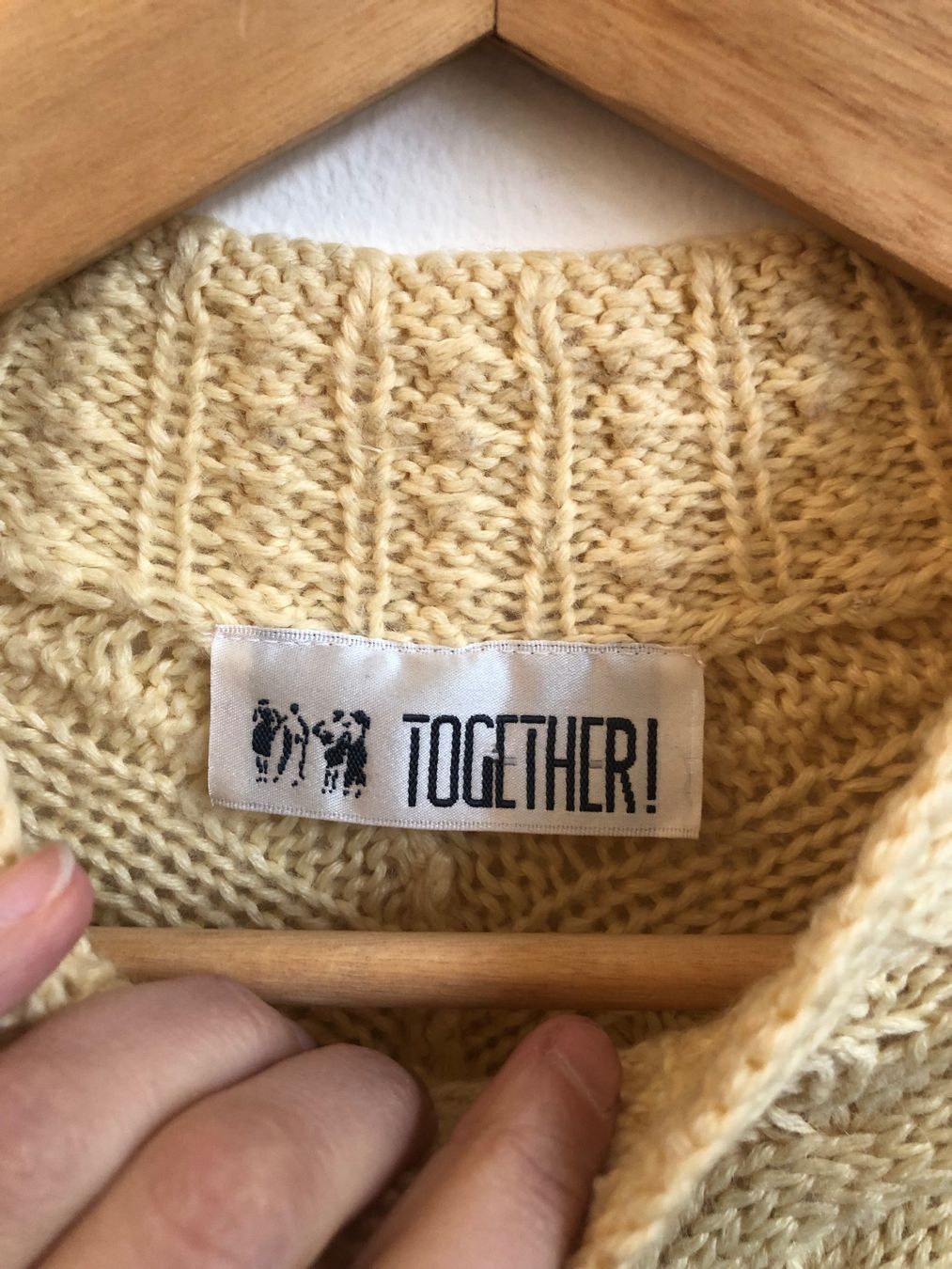 Maglioni & Felpe: pull tricoté en laine – Usato da Lausanne venduto da emm_sc77 2