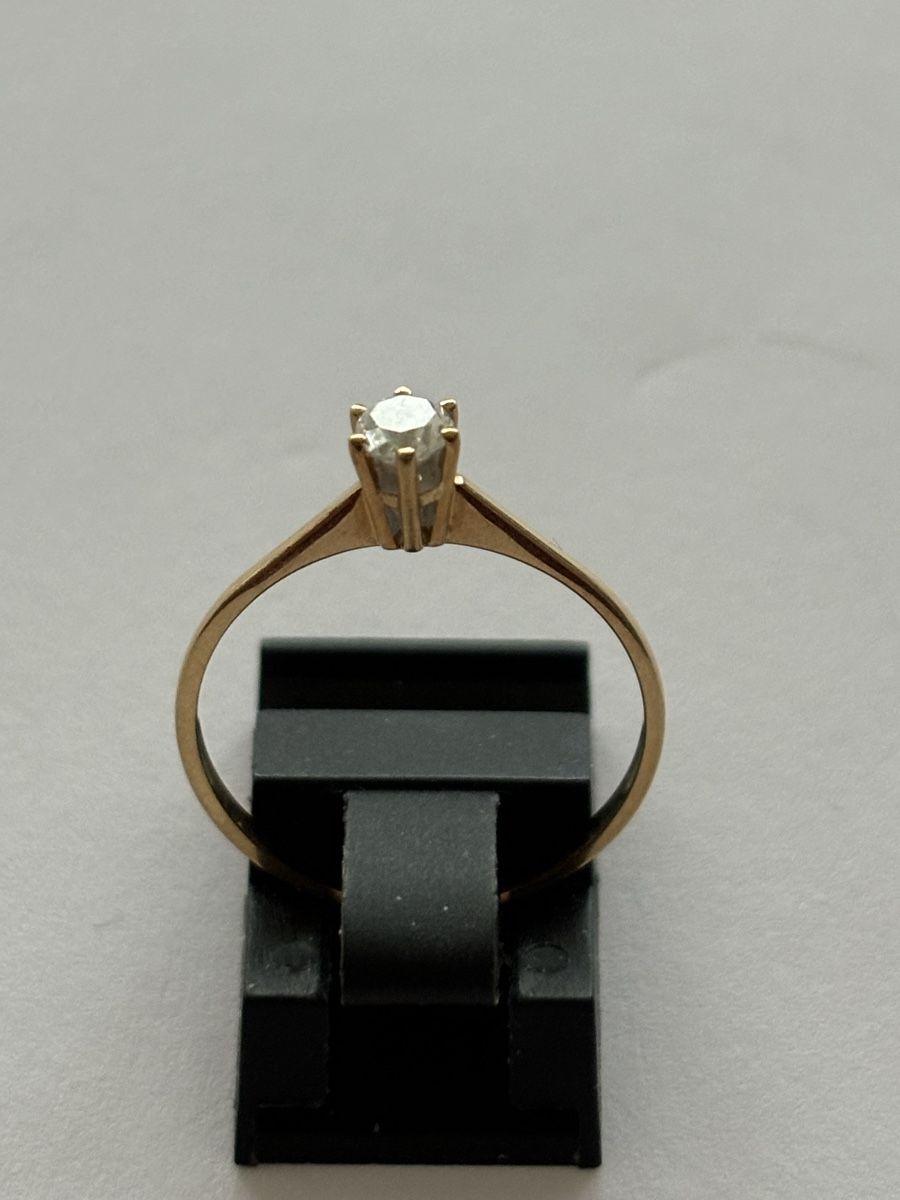 Anelli: Ring Gelbgold / Diamant 18 Karat – Usato da Langnau am Albis venduto da flusspflege