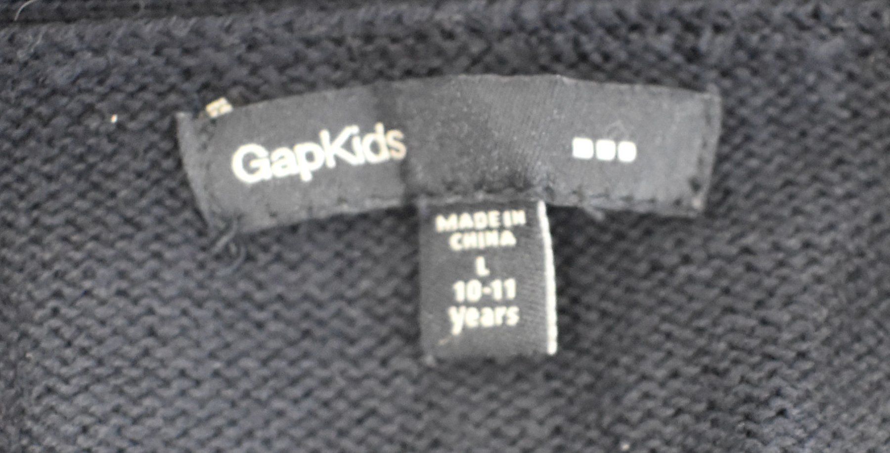 Kleiderpakete & -sets: Kinder 1x Gilet Pullover GAP, 1x Kapuzen Pullover H&M Gr.140 – Gebraucht aus Biel/Bienne von tim_pww5 2