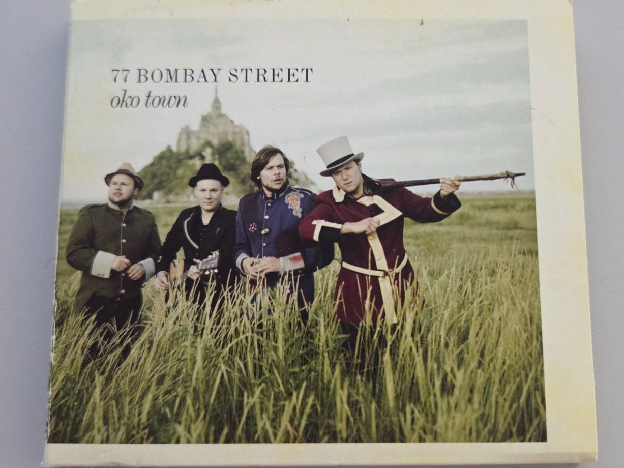 CDs: CD 77 Bombay Street - Oko Town – D'occasion à Schaffhausen par Kellerrassel