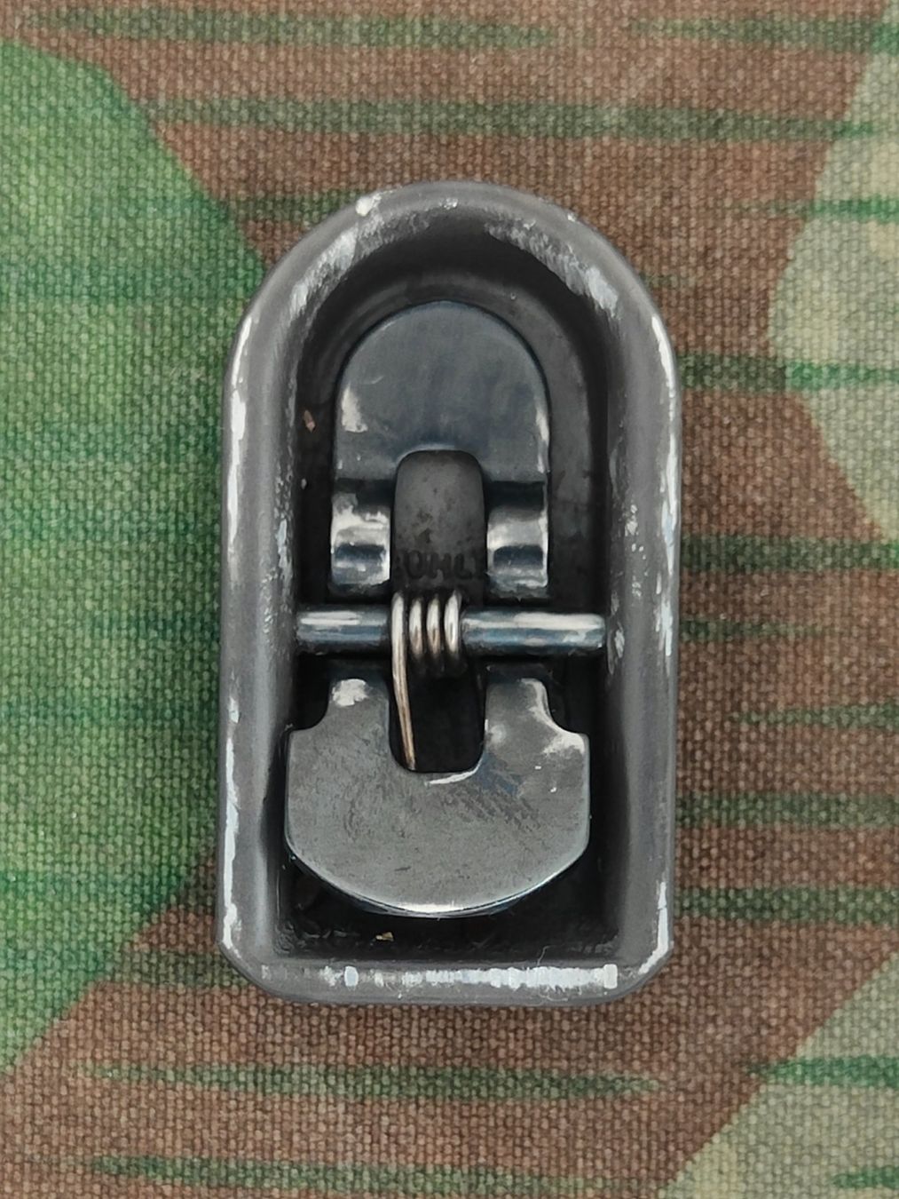 Schweizer Armee Armi bianche: Pistolengriff Abdeckung Ord. 1957 – Usato da Bauma venduto da SwissMilitaria 2