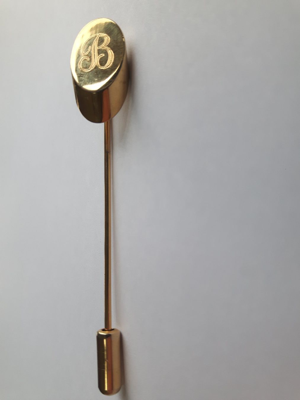 Cravatte: Antike goldene Krawattennadel mit Gravur "B" – Usato da Beckenried venduto da SylvkensWorld 1
