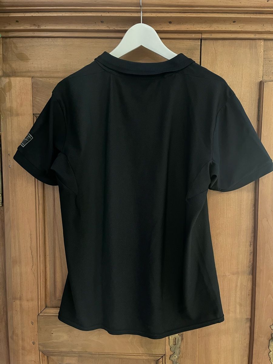 Nike T-Shirts: schwarze T-Shirts von Nike – Gebraucht aus Bonstetten von lala_123 1
