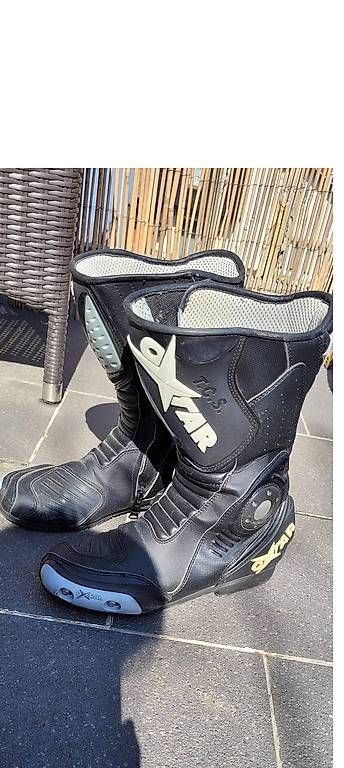 Scarpe da uomo: Bottes de moto Oxtar point. 40 – Usato da Ste-Croix venduto da kar_9x7w