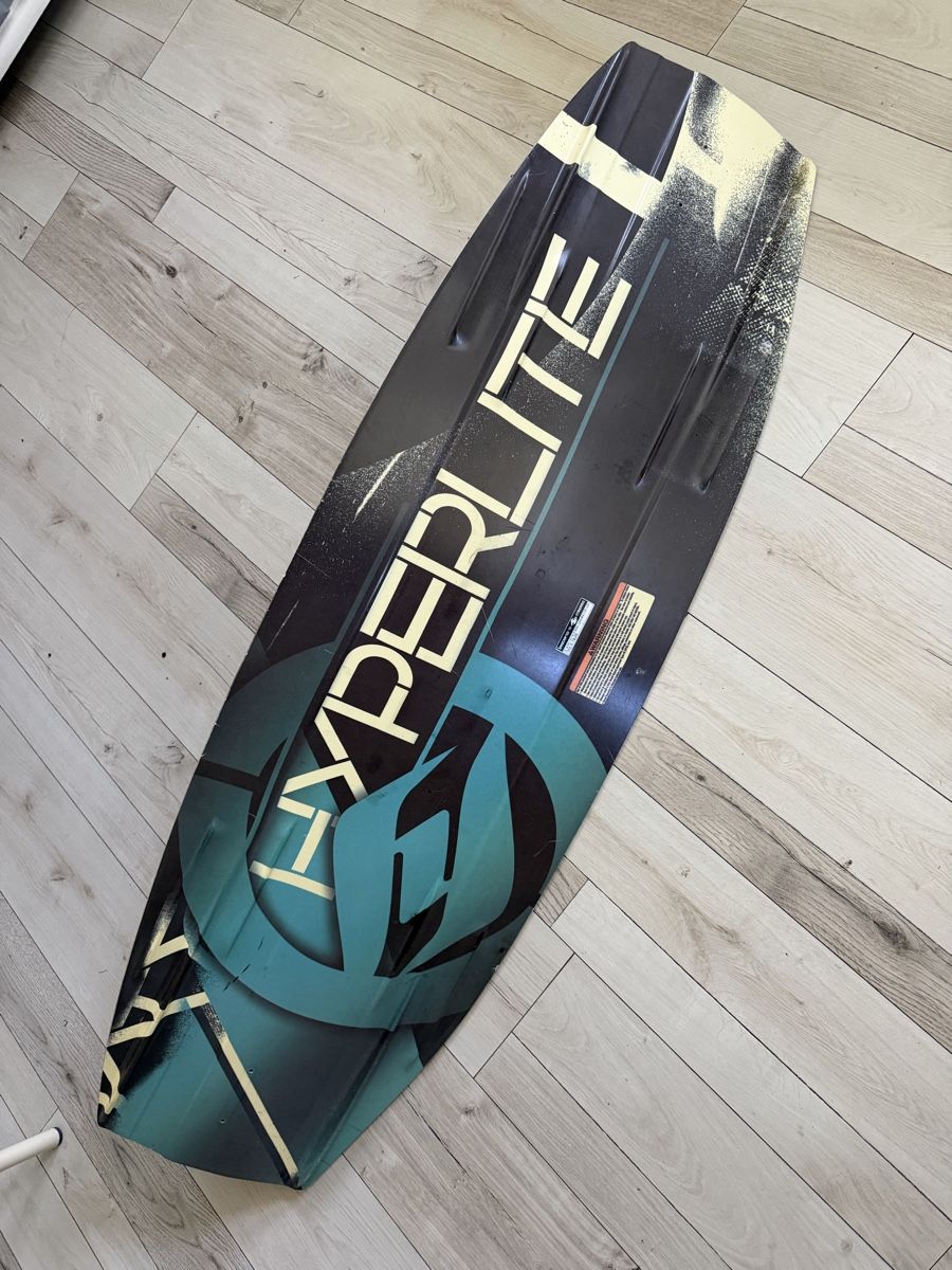 Hyperlite Tavole da surf e di nuoto: Hyperlite Wakeboard inkl. Bindung, Grösse 43-46 – Usato da Stein am Rhein venduto da bep2 1
