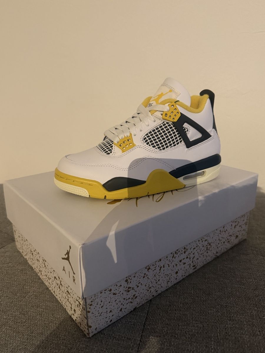 Jordan Scarpe da donna: Air Jordan 4 rétro SULFUR taille 36.5 – Nuovo e nell'imballaggio originale da Marin-Epagnier venduto da sar_pb9r 1