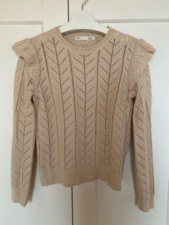 Sfera Casual Knit Sweater, Beige, Ruffle Shoulder, M