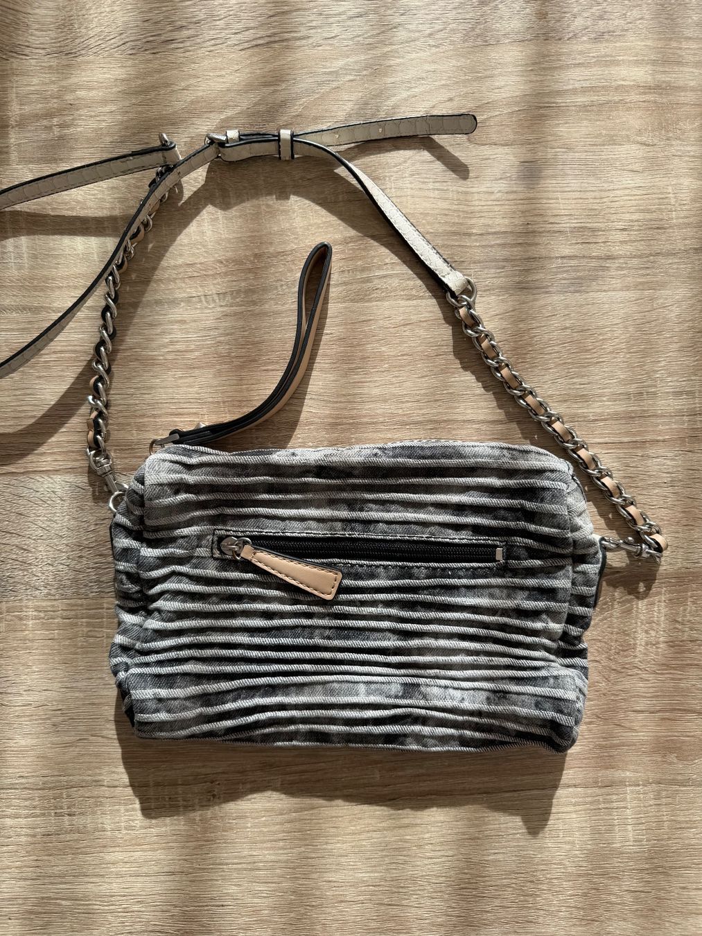 Guess Borse da donna: Handtasche GUESS – Usato da Allschwil venduto da Naike06 1