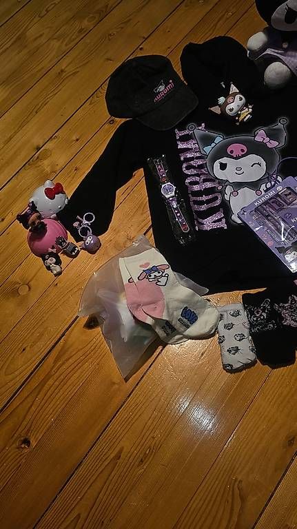 Sanrio Spielzeuge: Riesiges XXL Kuromi Set – Neu (gemäss Beschreibung) aus Grosswangen von Glod 1