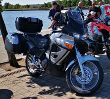 Honda Varadero XL1000 ABS nur 25'700Km