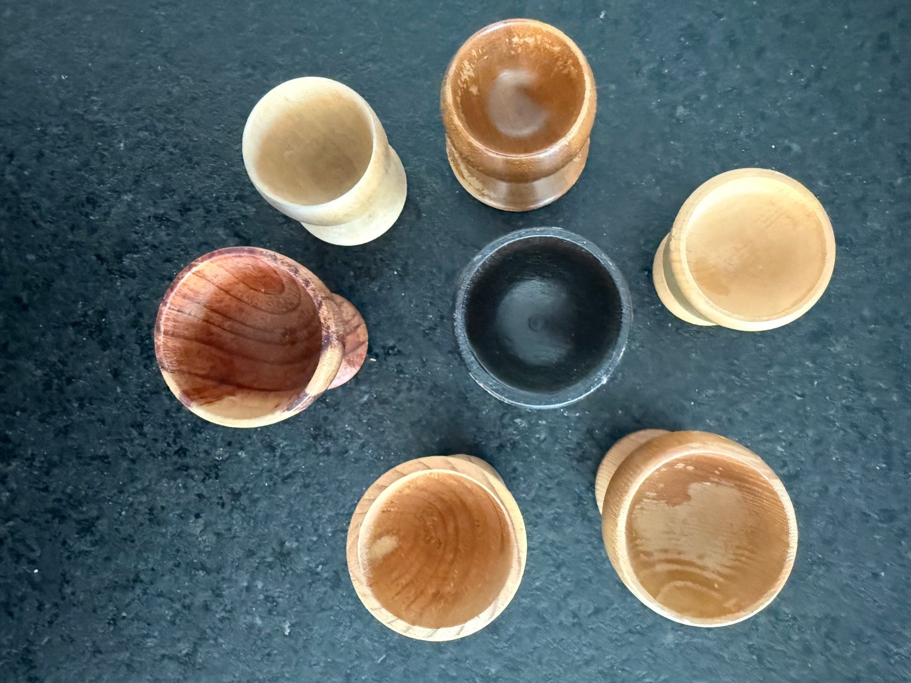 Altre Stoviglie: 7 Eierbecher Holz Vintage – Usato da Basel venduto da Rouge. 3