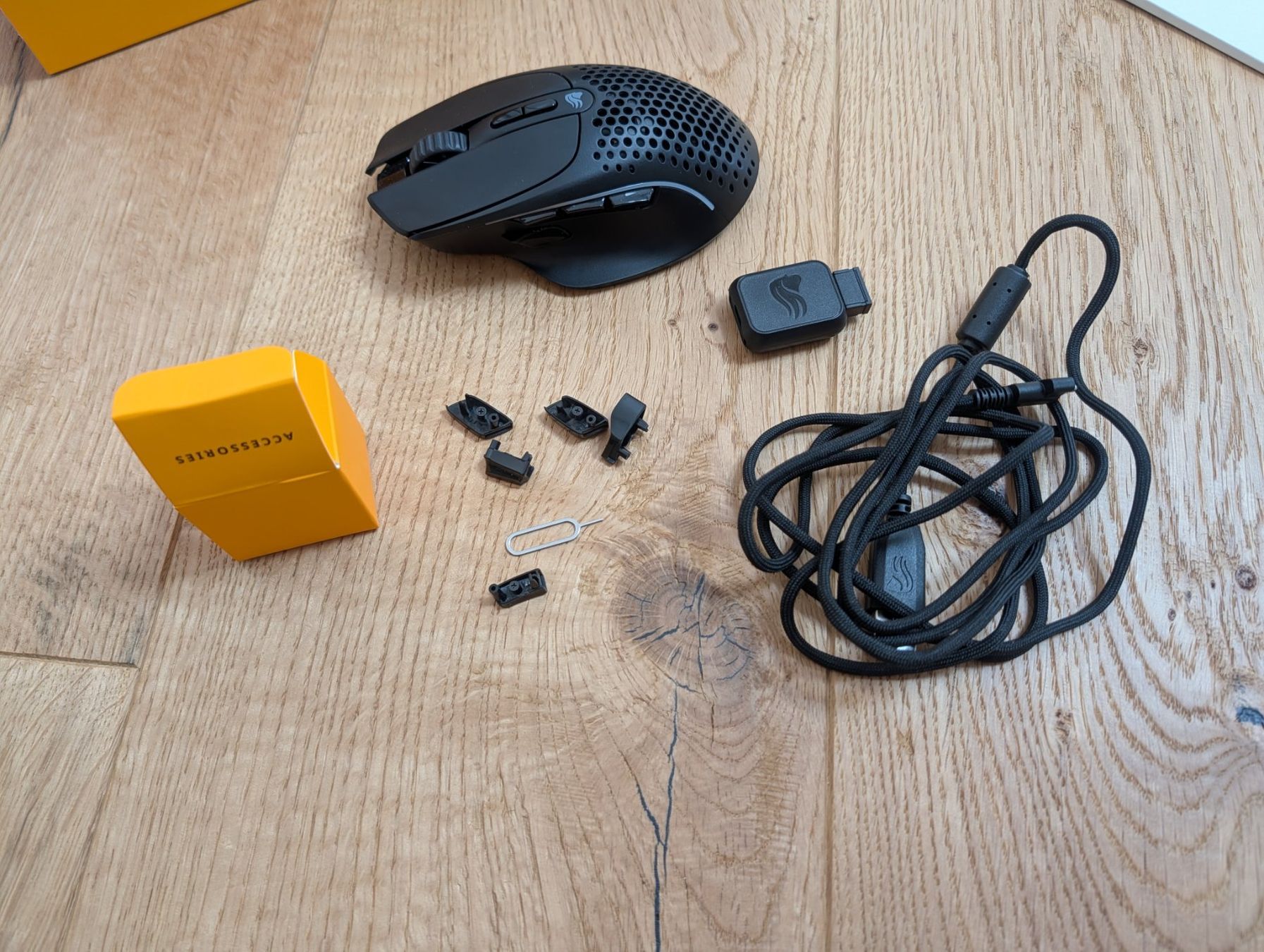 Souris: Glorious Model i2 wireless – D'occasion à Boswil par sami_L_jackson 4